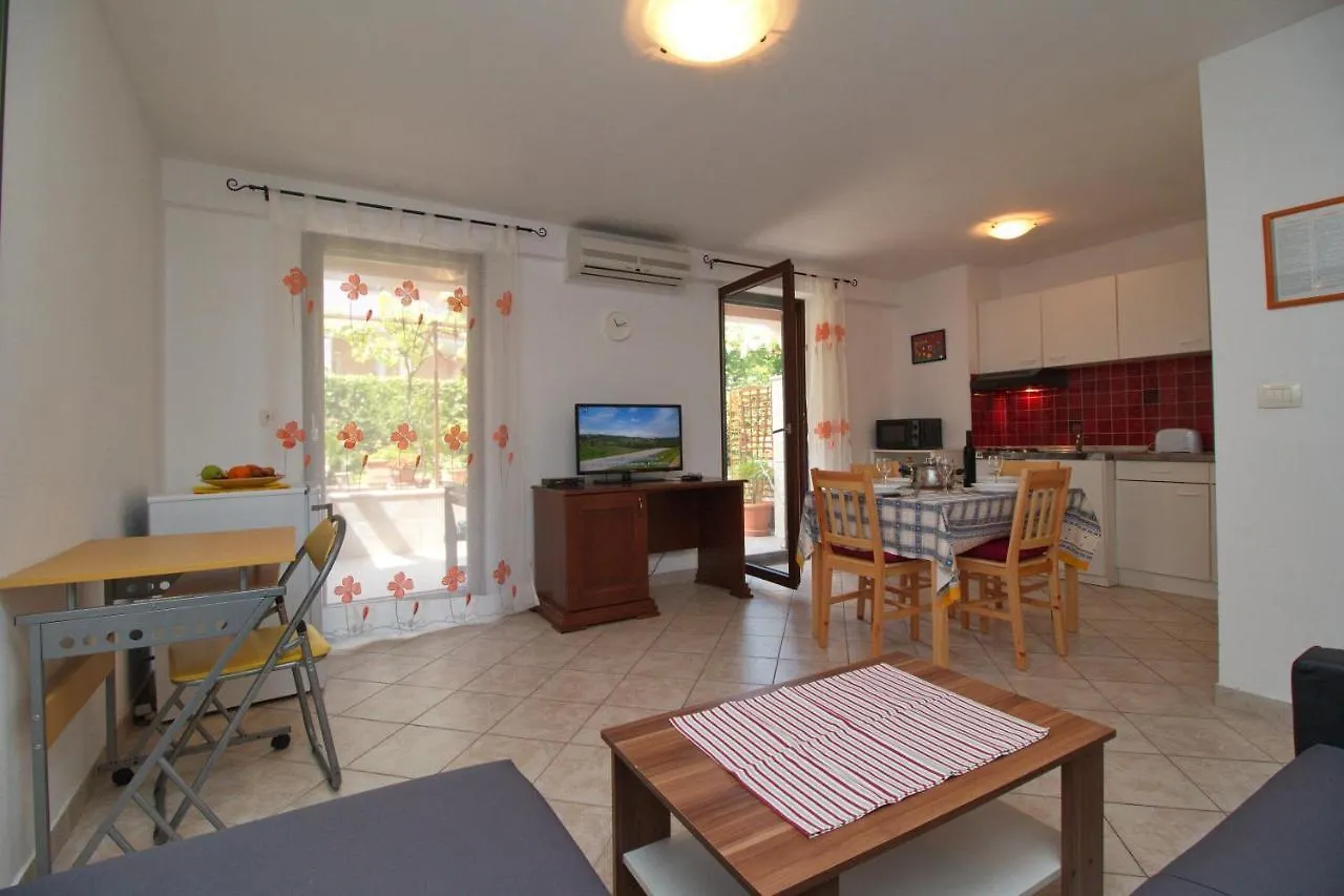 Apartments Lidija Rovinj 0*,